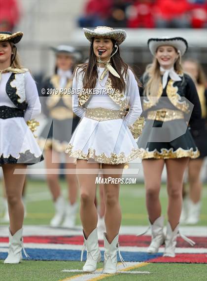 Thumbnail 1 in Carthage vs. Crandall (UIL 4A Division I Region III Regional Playoff) photogallery.
