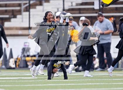 Thumbnail 1 in Carthage vs. Crandall (UIL 4A Division I Region III Regional Playoff) photogallery.