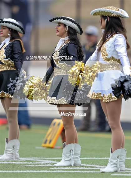 Thumbnail 3 in Carthage vs. Crandall (UIL 4A Division I Region III Regional Playoff) photogallery.