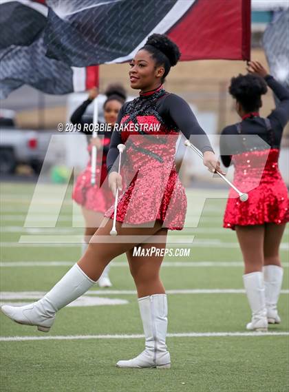Thumbnail 2 in Carthage vs. Crandall (UIL 4A Division I Region III Regional Playoff) photogallery.