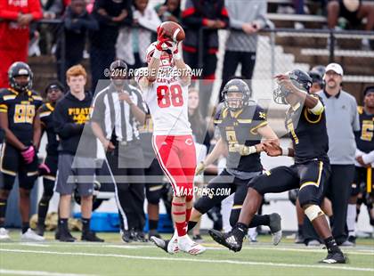 Thumbnail 2 in Carthage vs. Crandall (UIL 4A Division I Region III Regional Playoff) photogallery.