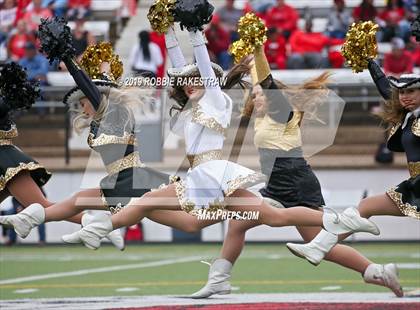 Thumbnail 2 in Carthage vs. Crandall (UIL 4A Division I Region III Regional Playoff) photogallery.