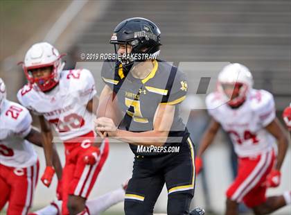 Thumbnail 2 in Carthage vs. Crandall (UIL 4A Division I Region III Regional Playoff) photogallery.