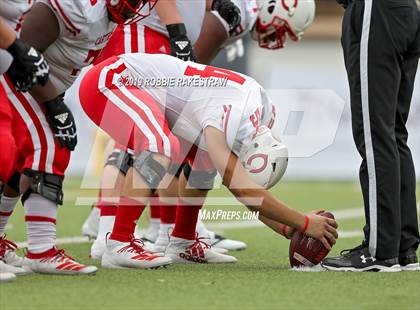 Thumbnail 2 in Carthage vs. Crandall (UIL 4A Division I Region III Regional Playoff) photogallery.