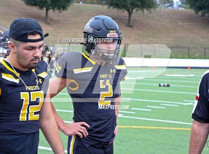 Thumbnail 2 in Carthage vs. Crandall (UIL 4A Division I Region III Regional Playoff) photogallery.