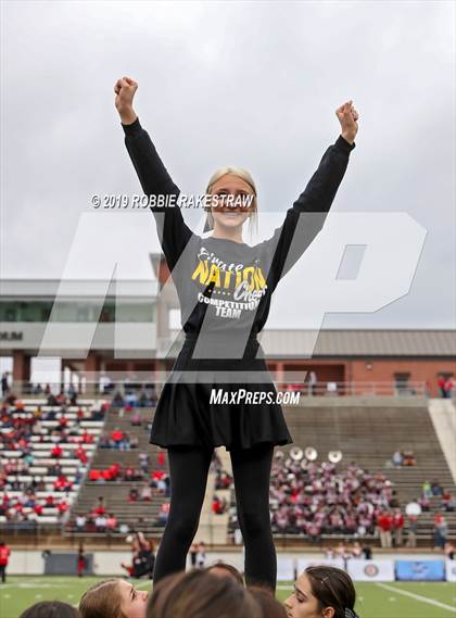 Thumbnail 3 in Carthage vs. Crandall (UIL 4A Division I Region III Regional Playoff) photogallery.