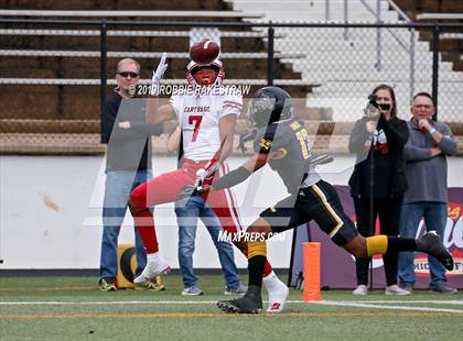 Thumbnail 2 in Carthage vs. Crandall (UIL 4A Division I Region III Regional Playoff) photogallery.