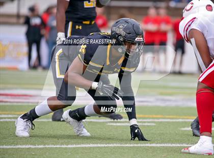 Thumbnail 3 in Carthage vs. Crandall (UIL 4A Division I Region III Regional Playoff) photogallery.