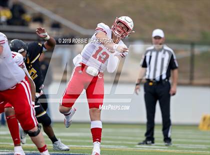 Thumbnail 1 in Carthage vs. Crandall (UIL 4A Division I Region III Regional Playoff) photogallery.