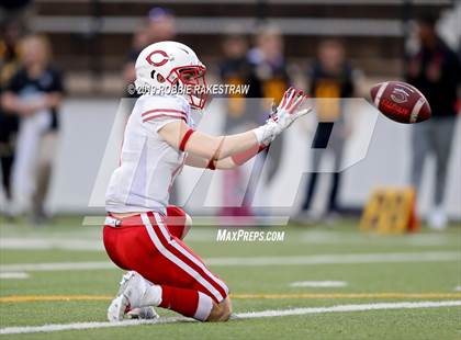 Thumbnail 2 in Carthage vs. Crandall (UIL 4A Division I Region III Regional Playoff) photogallery.