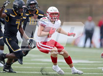 Thumbnail 1 in Carthage vs. Crandall (UIL 4A Division I Region III Regional Playoff) photogallery.