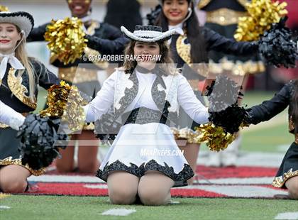 Thumbnail 3 in Carthage vs. Crandall (UIL 4A Division I Region III Regional Playoff) photogallery.