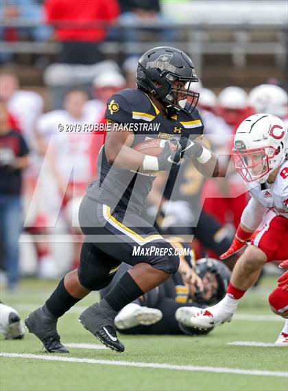 Thumbnail 2 in Carthage vs. Crandall (UIL 4A Division I Region III Regional Playoff) photogallery.