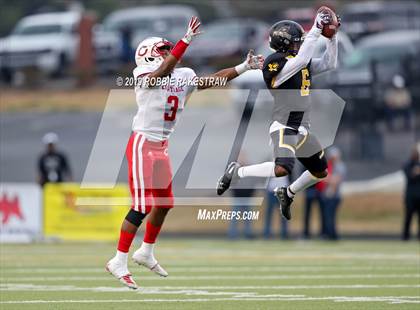 Thumbnail 1 in Carthage vs. Crandall (UIL 4A Division I Region III Regional Playoff) photogallery.