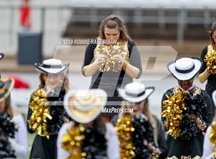 Thumbnail 2 in Carthage vs. Crandall (UIL 4A Division I Region III Regional Playoff) photogallery.