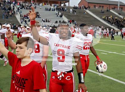 Thumbnail 1 in Carthage vs. Crandall (UIL 4A Division I Region III Regional Playoff) photogallery.