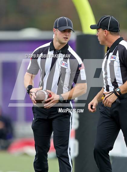 Thumbnail 2 in Carthage vs. Crandall (UIL 4A Division I Region III Regional Playoff) photogallery.
