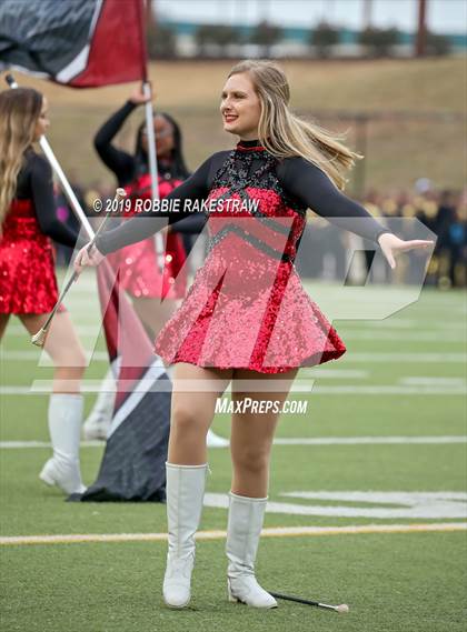 Thumbnail 1 in Carthage vs. Crandall (UIL 4A Division I Region III Regional Playoff) photogallery.