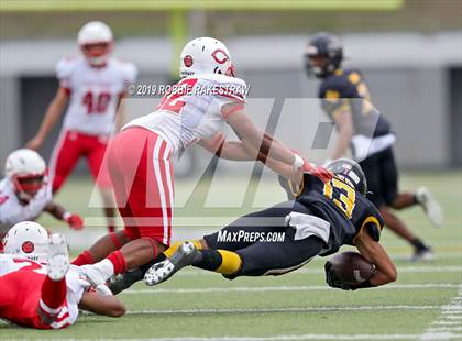 Thumbnail 2 in Carthage vs. Crandall (UIL 4A Division I Region III Regional Playoff) photogallery.