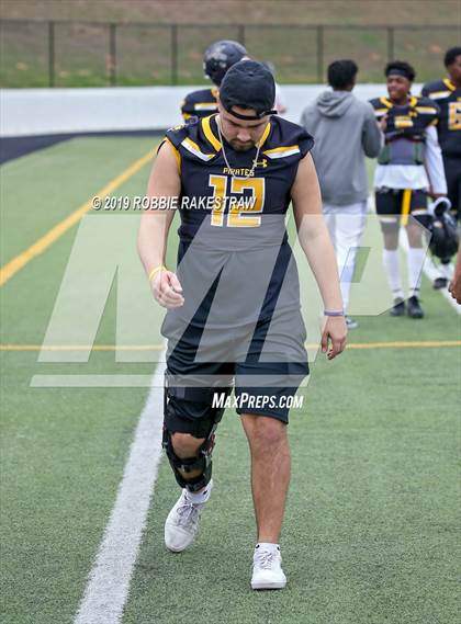 Thumbnail 2 in Carthage vs. Crandall (UIL 4A Division I Region III Regional Playoff) photogallery.