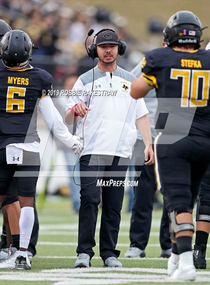 Thumbnail 2 in Carthage vs. Crandall (UIL 4A Division I Region III Regional Playoff) photogallery.