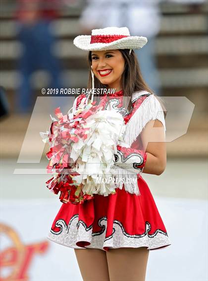 Thumbnail 2 in Carthage vs. Crandall (UIL 4A Division I Region III Regional Playoff) photogallery.