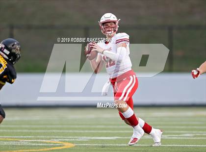 Thumbnail 2 in Carthage vs. Crandall (UIL 4A Division I Region III Regional Playoff) photogallery.