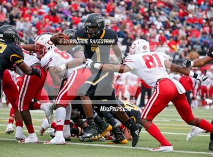 Thumbnail 2 in Carthage vs. Crandall (UIL 4A Division I Region III Regional Playoff) photogallery.