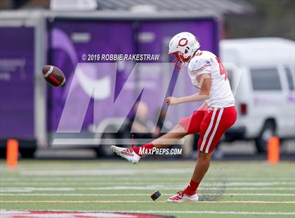 Thumbnail 1 in Carthage vs. Crandall (UIL 4A Division I Region III Regional Playoff) photogallery.