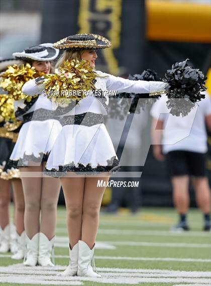 Thumbnail 3 in Carthage vs. Crandall (UIL 4A Division I Region III Regional Playoff) photogallery.