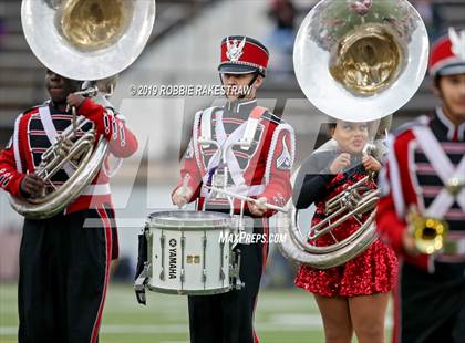 Thumbnail 2 in Carthage vs. Crandall (UIL 4A Division I Region III Regional Playoff) photogallery.