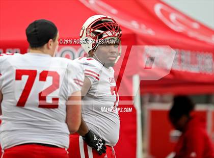 Thumbnail 2 in Carthage vs. Crandall (UIL 4A Division I Region III Regional Playoff) photogallery.