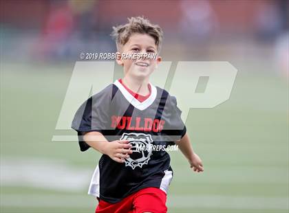 Thumbnail 2 in Carthage vs. Crandall (UIL 4A Division I Region III Regional Playoff) photogallery.