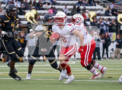 Thumbnail 2 in Carthage vs. Crandall (UIL 4A Division I Region III Regional Playoff) photogallery.