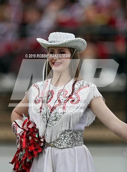 Thumbnail 2 in Carthage vs. Crandall (UIL 4A Division I Region III Regional Playoff) photogallery.