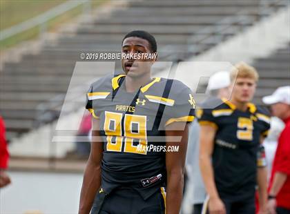 Thumbnail 1 in Carthage vs. Crandall (UIL 4A Division I Region III Regional Playoff) photogallery.
