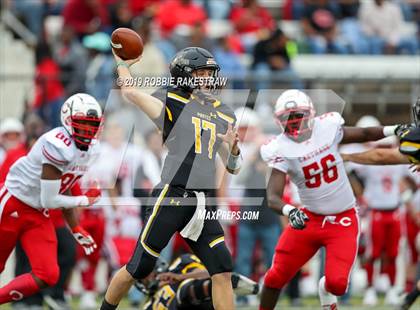 Thumbnail 3 in Carthage vs. Crandall (UIL 4A Division I Region III Regional Playoff) photogallery.