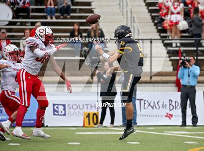 Thumbnail 1 in Carthage vs. Crandall (UIL 4A Division I Region III Regional Playoff) photogallery.
