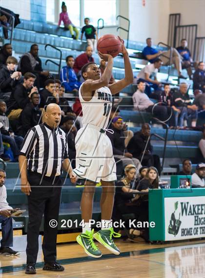 Thumbnail 3 in Roosevelt vs Maret (George Long Holiday Hoops Tournament) photogallery.