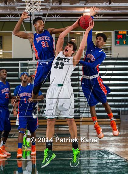 Thumbnail 3 in Roosevelt vs Maret (George Long Holiday Hoops Tournament) photogallery.