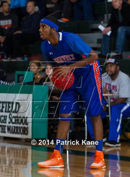 Thumbnail 3 in Roosevelt vs Maret (George Long Holiday Hoops Tournament) photogallery.