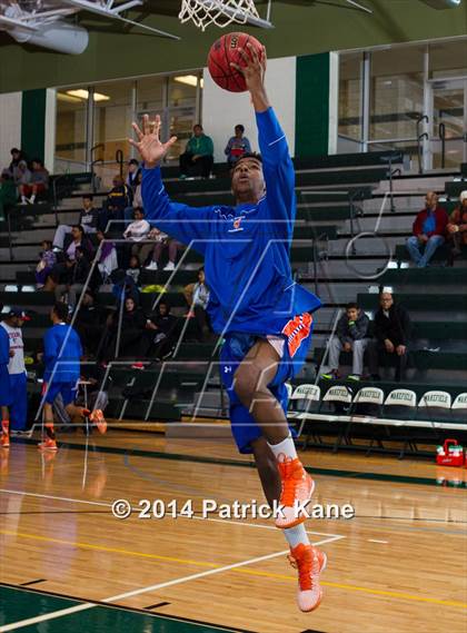 Thumbnail 1 in Roosevelt vs Maret (George Long Holiday Hoops Tournament) photogallery.