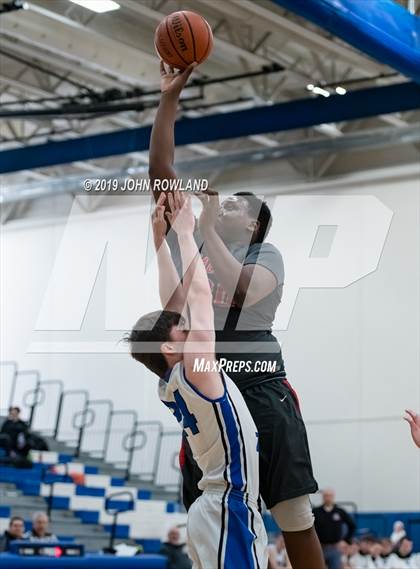 Thumbnail 2 in Palatine vs. Lake Zurich (Lake Zurich MLK 3rd Place Game) photogallery.