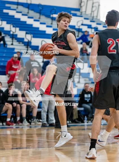 Thumbnail 2 in Palatine vs. Lake Zurich (Lake Zurich MLK 3rd Place Game) photogallery.