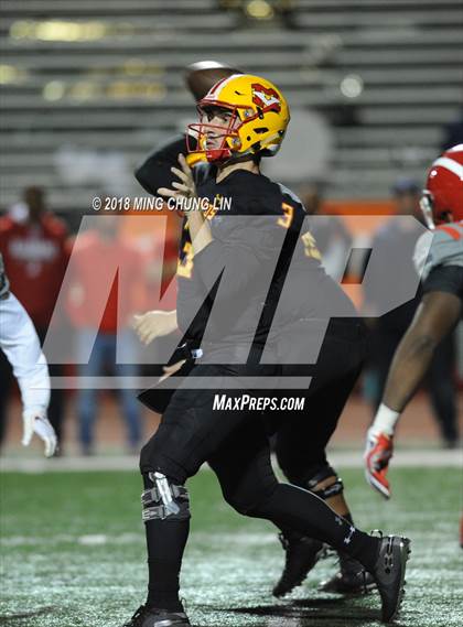 Thumbnail 1 in Mater Dei vs. Mission Viejo (CIF SS D1 Quarterfinal) photogallery.