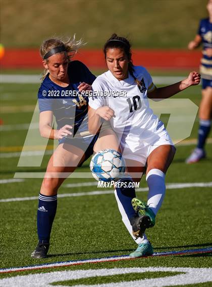 Thumbnail 2 in Lakewood vs Legacy (CHSAA 5A Playoff Rd 1) photogallery.