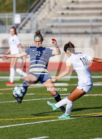 Thumbnail 2 in Lakewood vs Legacy (CHSAA 5A Playoff Rd 1) photogallery.