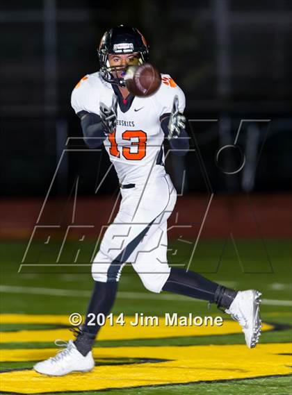 Thumbnail 3 in Washington @ Moreau Catholic photogallery.