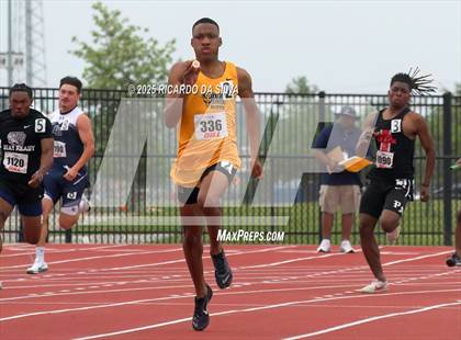 Thumbnail 2 in UIL 5A Track Region III Final photogallery.