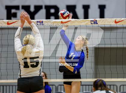 Thumbnail 3 in Lindsay vs. Windthorst (UIL 2A Final) photogallery.